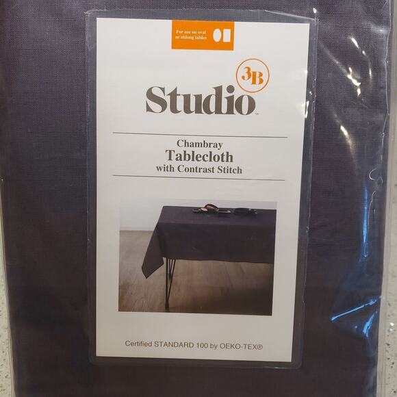 Linen Chambray Blue Tablecloth with Contrast Stitch Excalibur Studio 3B 52 x 70 - Picture 3 of 11